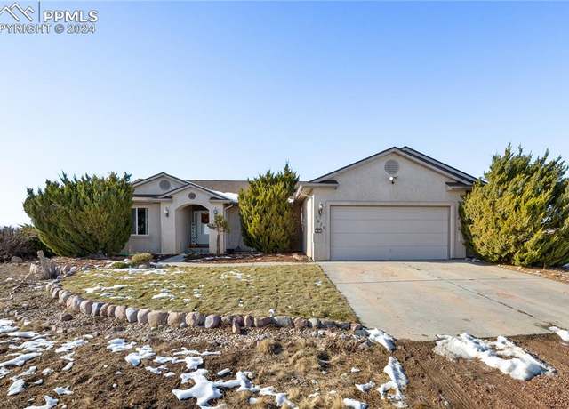 Property at 1677 N Cholla Ct, Pueblo, CO 81007, 4 beds, 3 baths