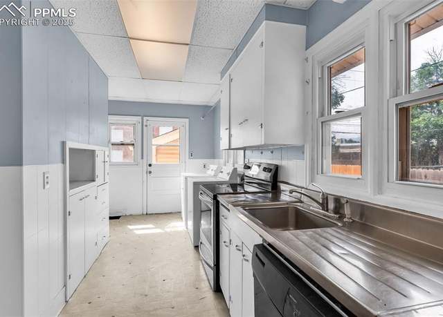 Property at 1016 Macon Ave, Canon City, CO 81212, 3 beds, 1 bath