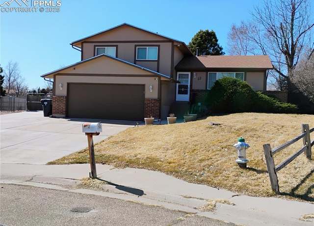 Property at 12 Hampton Ln, Pueblo, CO 81001, 3 beds, 2.5 baths