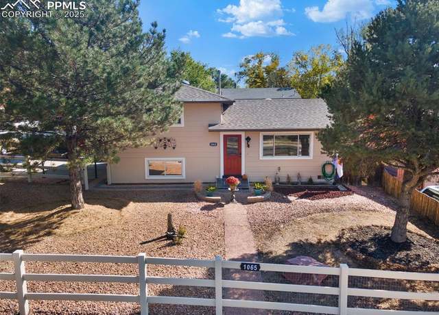 Property at 1065 N 19th St, Colorado Springs, CO 80904, 3 beds, 2 baths