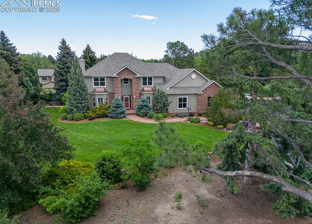 Property at 2595 Fairway Dr, Colorado Springs, CO 80909, 4 beds, 4.5 baths