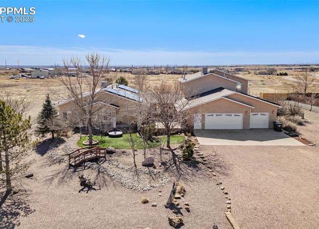 Property at 966 E Desert Cove Dr, Pueblo, CO 81007, 4 beds, 4.5 baths