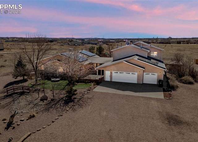 Property at 966 E Desert Cove Dr, Pueblo, CO 81007, 4 beds, 4.5 baths