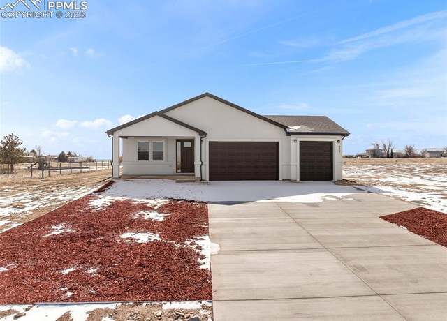 Property at 922 E Parkrose Dr, Pueblo, CO 81007, 3 beds, 2 baths