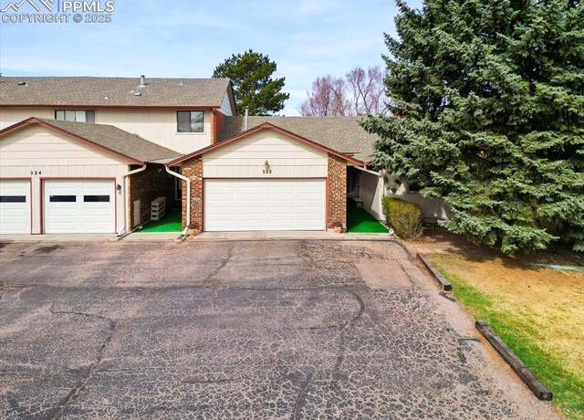 Property at 522 Lakewood Cir, Colorado Springs, CO 80910, 2 beds, 2 baths