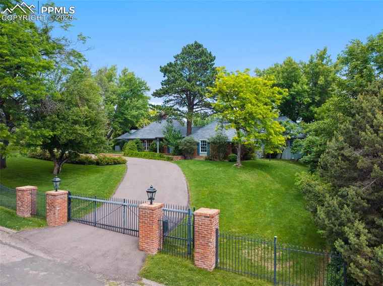 Photo of 20 Cypress Ln Colorado Springs, CO 80906