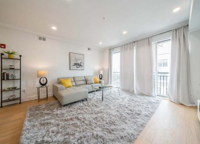 Property at 160 BRUNSWICK St #402, Jersey City, NJ 07302, 3 beds, 2 baths