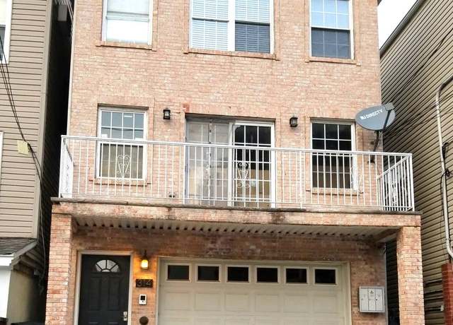 Property at 314 6TH St, Union City, NJ 07087, 8 beds, 5.5 baths