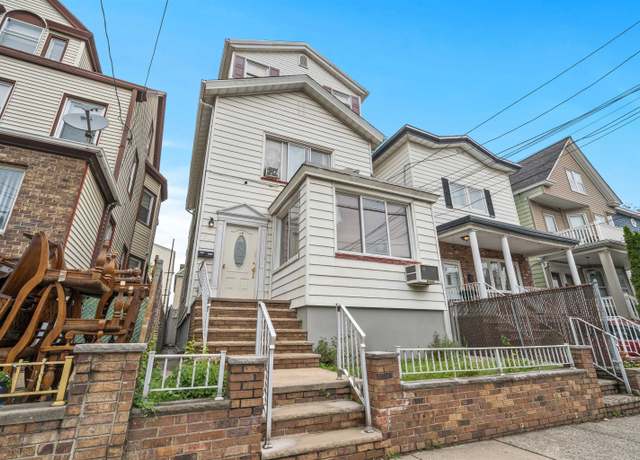 Property at 31 E 32ND St, Bayonne, NJ 07002, 8 beds, 4 baths