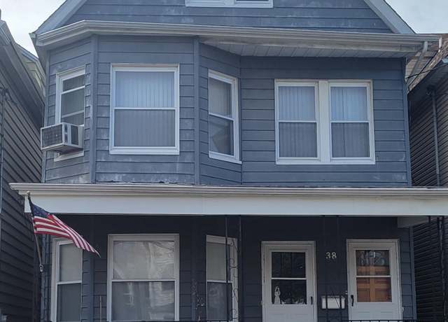 Property at 38 E 35TH St, Bayonne, NJ 07002, 7 beds, 2 baths