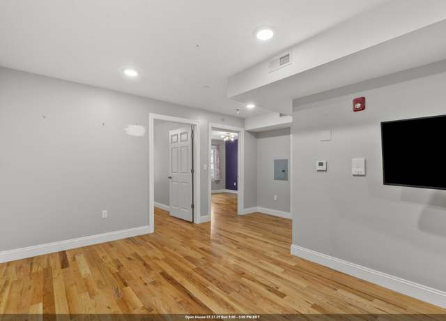 Property at 381 COMMUNIPAW Ave Unit 1B, Jersey City, NJ 07304, 2 beds, 1 bath