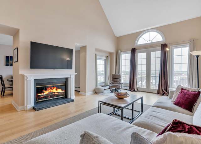 Property at 204 SHEARWATER Ct W #52, Jersey City, NJ 07305, 2 beds, 2.5 baths