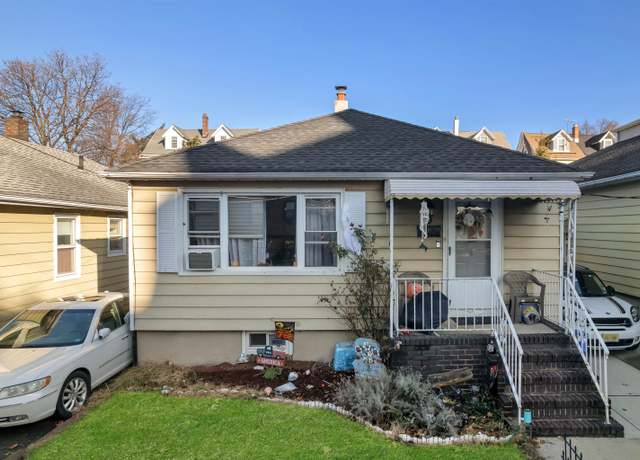 Property at 19 W 2ND St, Bayonne, NJ 07002, 3 beds, 1.5 baths