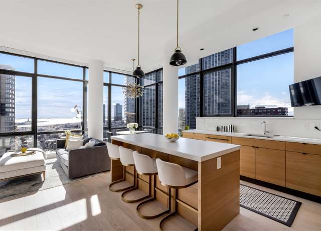 Property at 10 PROVOST St #2708, Jersey City, NJ 07302, 2 beds, 2 baths