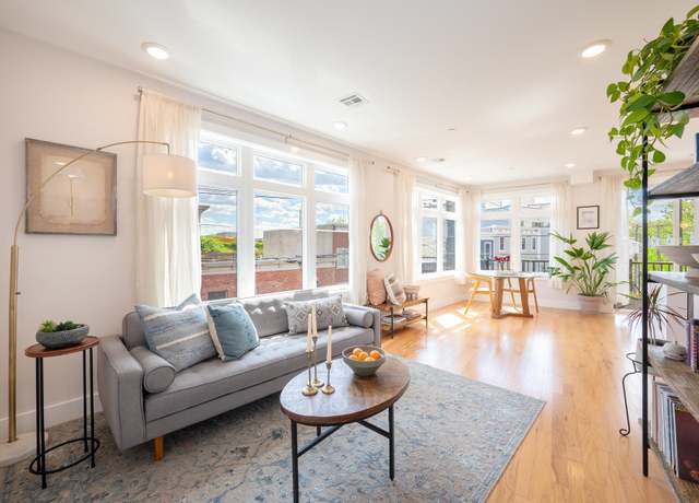 Property at 370 1ST St #301, Jersey City, NJ 07302, 2 beds, 2 baths