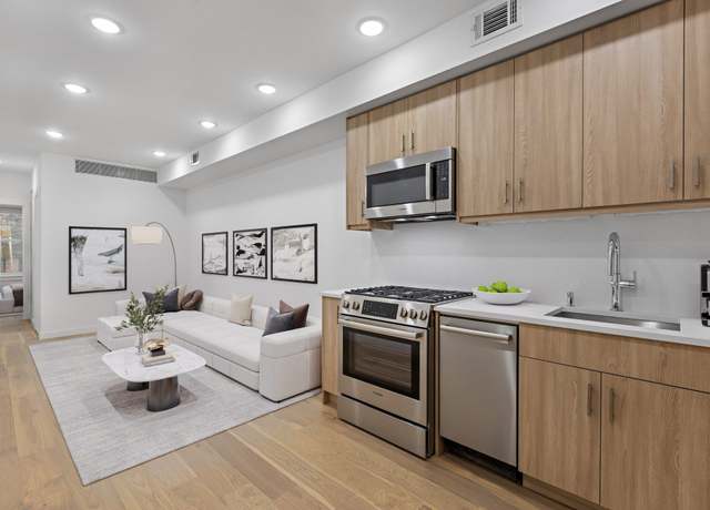 Property at 364 8TH St Unit 1L, Jersey City, NJ 07302, 3 beds, 3 baths