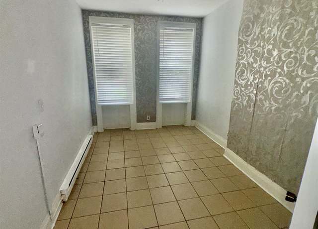 Property at 207 15TH St, Jersey City, NJ 07310, 2 beds, 1 bath