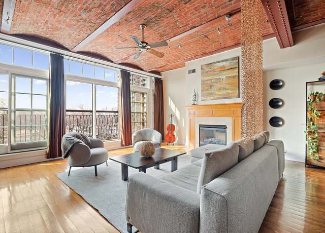 Property at 174 WASHINGTON St Unit 2K, Jersey City, NJ 07302, 2 beds, 2 baths