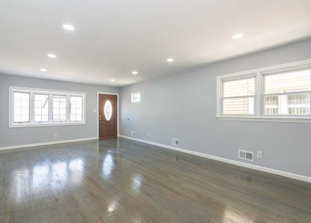 Property at 20 ISABELLA Ave, Bayonne, NJ 07002, 3 beds, 2.5 baths