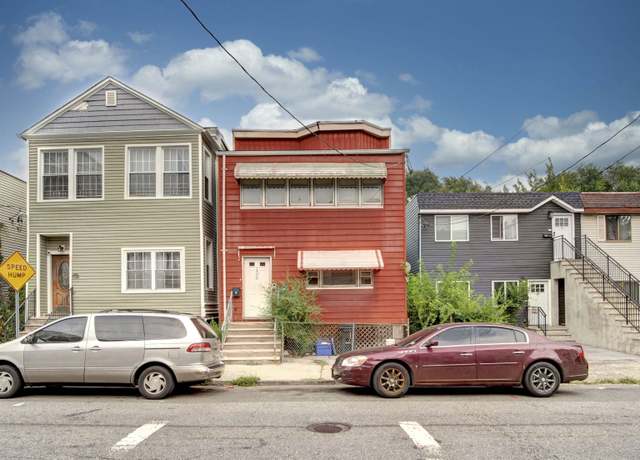 Property at 126 KEARNEY Ave, Jersey City, NJ 07305, 7 beds, 3 baths