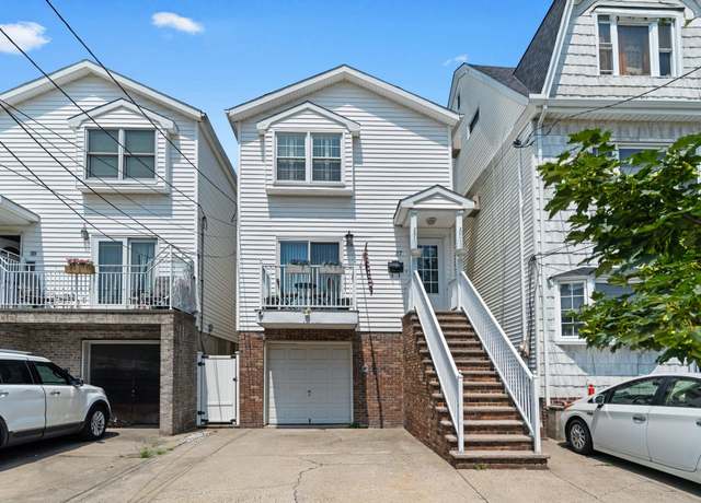Property at 27 E 34TH St, Bayonne, NJ 07002, 4 beds, 3.5 baths