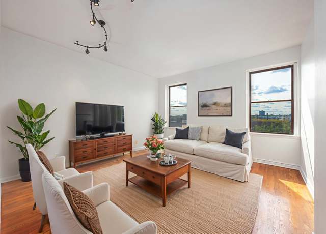 Property at 186 WAYNE St Unit 423D, Jersey City, NJ 07302, 2 beds, 1.5 baths
