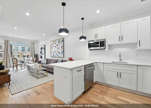 Property at 292 WHITON St #2, Jersey City, NJ 07304, 3 beds, 2.5 baths