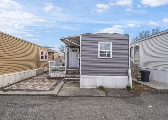 Property at 21 HELEN Dr, Moonachie, NJ 07074, 3 beds, 1 bath