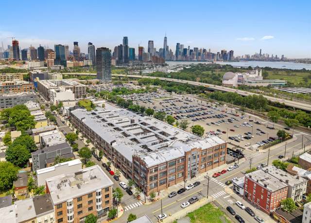 Property at 300 COMMUNIPAW Ave #122, Jersey City, NJ 07304, 1 bed, 1 bath