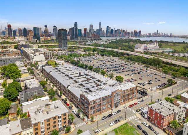 Property at 300 COMMUNIPAW Ave #122, Jersey City, NJ 07304, 1 bed, 1 bath