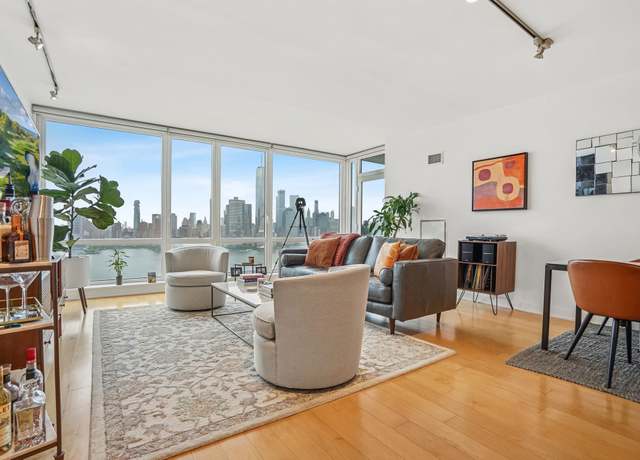 Property at 2 2ND St #3103, Jersey City, NJ 07302, 2 beds, 2.5 baths