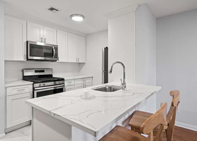 Property at 125 GARDEN St Unit 3E, Hoboken, NJ 07030, 1 bed, 1 bath