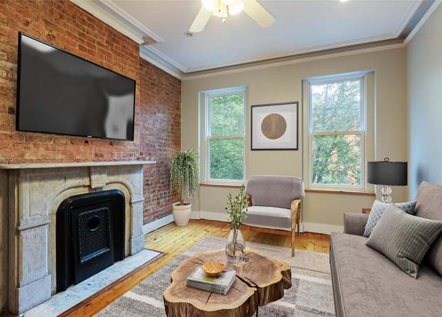 Property at 229 3RD St #202, Jersey City, NJ 07302, 1 bed, 1 bath