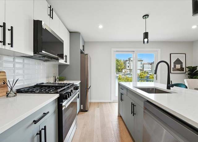 Property at 366 7TH St #1, Jersey City, NJ 07302, 2 beds, 2.5 baths