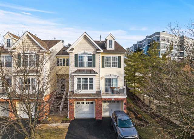Property at 4 BOATWORKS Dr, Bayonne, NJ 07002, 2 beds, 2.5 baths