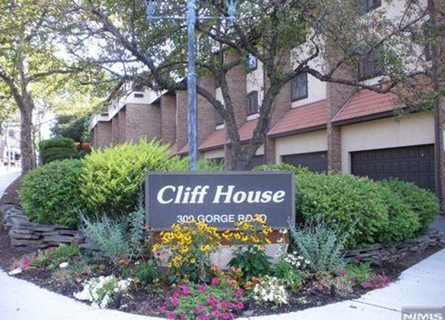 Property at 300 GORGE Rd #18, Cliffside Park, NJ 07010, 2 beds, 3.5 baths