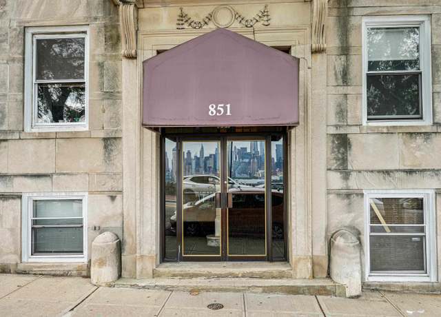 Property at 851 BLVD E Unit D2, Weehawken, NJ 07086, 2 beds, 1 bath