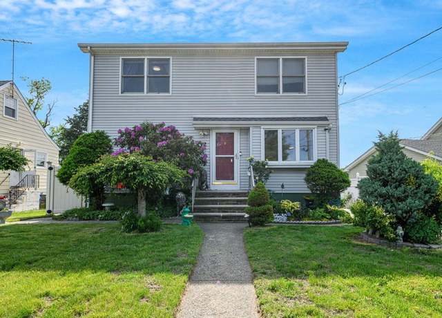 Property at 12 STREULI Ct, Elmwood Park, NJ 07407, 4 beds, 2.5 baths