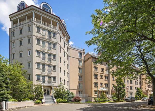Property at 205 SHEARWATER Ct W #32, Jersey City, NJ 07305, 3 beds, 2.5 baths