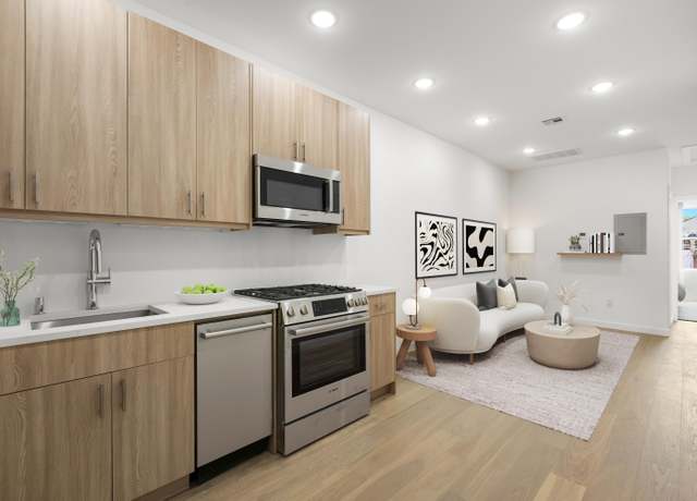 Property at 364 8TH St Unit 2R, Jersey City, NJ 07302, 2 beds, 2 baths