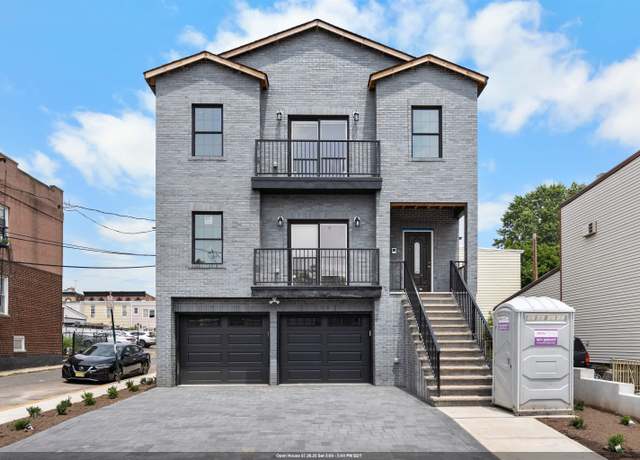 Property at 41 E 16TH St, Bayonne, NJ 07002, 7 beds, 4.5 baths
