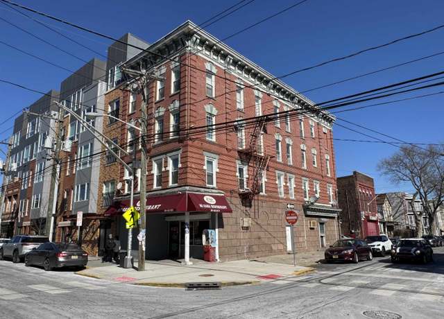 Property at 372 COMMUNIPAW Ave Unit 4R, Jersey City, NJ 07304, 2 beds, 1 bath