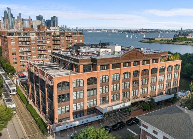Property at 174 WASHINGTON St Unit 2K, Jersey City, NJ 07302, 2 beds, 2 baths