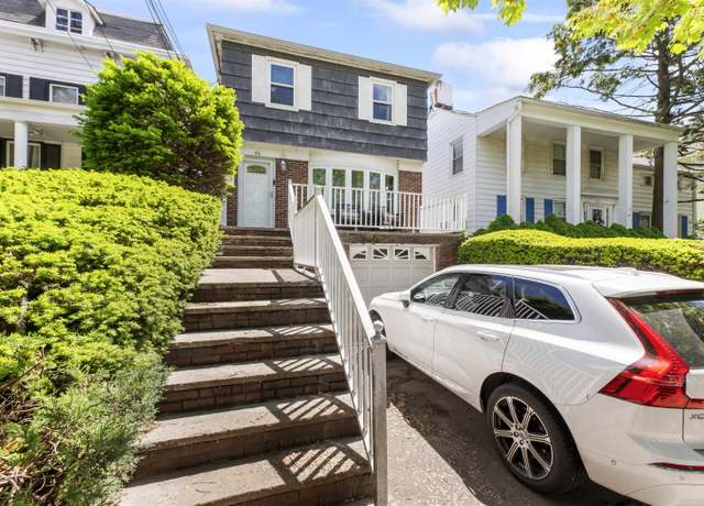 Property at 46 BROADWAY Ave, Bayonne, NJ 07002, 3 beds, 2 baths