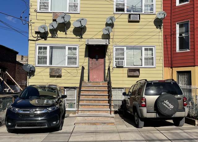 Property at 416 11TH St, Union City, NJ 07087, 8 beds, 4 baths