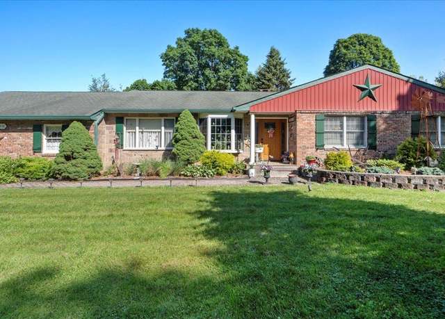 Property at 922 WARWICK Tpke, Vernon Township, NJ 07421, 4 beds, 2.5 baths