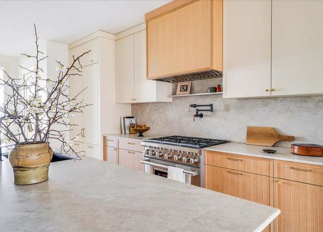 Property at 628 GRAND St #2, Hoboken, NJ 07030, 4 beds, 3.5 baths