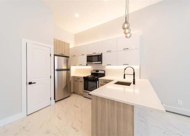 Property at 481 MARTIN LUTHER KING JR Dr, Jersey City, NJ 07304, 3 beds, 1.5 baths