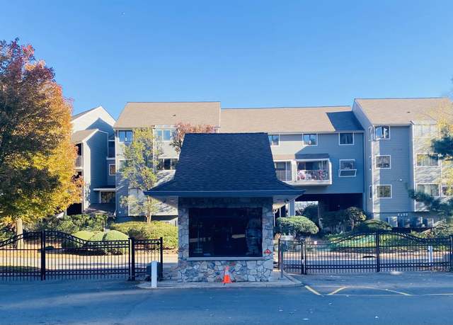 Property at 9E COVE Ln, North Bergen, NJ 07047, 2 beds, 2.5 baths