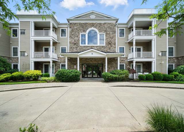 Property at 5 TENAKILL Park #220, Cresskill, NJ 07626, 1 bed, 1 bath